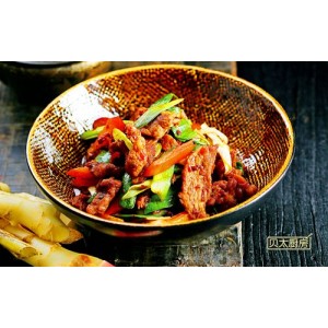 「中国食物营养保健大全」本书奖美味佳肴与健康相结合，让我们在享受美味同时，同样在享受健康！厨房必备！