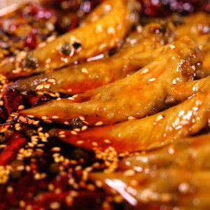 「台灣小吃料理王」两大名厨30年以上的独门绝学，全部倾囊相授！116种美食！高汤、酱料、小菜、卤味、经典小吃！让您餐餐呈现不同的风味，全家畅享宝岛美食！