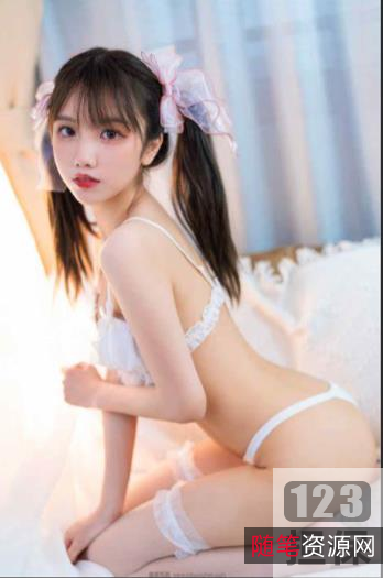 《GOMA烫金发精选人间尤物，酱油W短T猫耳朵斑点裙，画质剧情惊艳心动不已》