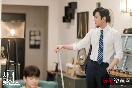 免费下载《社内相亲12集全》：阿里云上精彩爱情剧，由张翰、黄晓明、赵丽颖、陈乔恩等人主演