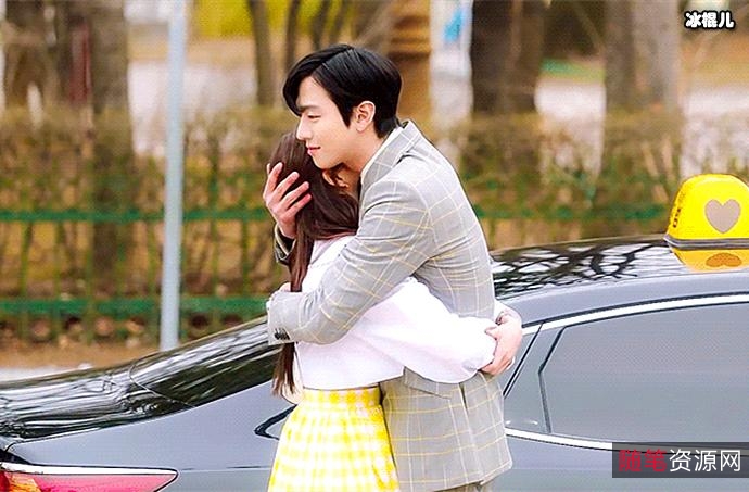 免费下载《社内相亲12集全》：阿里云上精彩爱情剧，由张翰、黄晓明、赵丽颖、陈乔恩等人主演