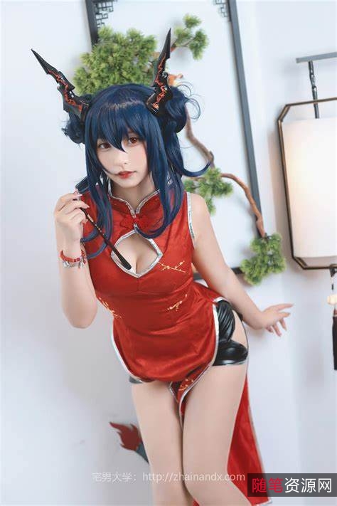 神樂坂真冬Cosplay福利：日系动漫蝴蝶结鹿角白色丝袜写真漏点