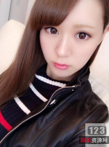 立花瑠莉破洞牛仔裤，让你像明星一样性感迷人！