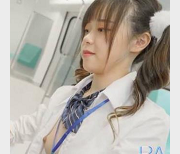 尤莉Yuri火辣视频：地铁上打粑粑，麻豆新人女星火辣迷人，紧身短裙火辣身材，男人专用艾薇列车