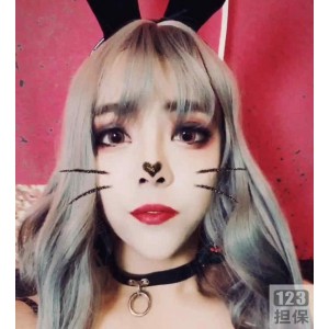 活泼可爱的TS惠奈酱：穿着白色抹胸裙，一段感动人心的晚餐时光