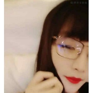 爱笑的眼镜妹：活力、欢快、可爱的元素，深刻的共鸣！