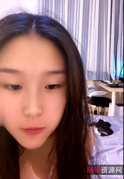 18岁美女拜金时被金钱诱惑，被迫沦为玩物，但最终坚守内心的善良