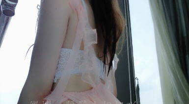 《隔壁小姐姐的泰国之旅：完美身材、神秘浴缸、白色女神的圆满绽放》