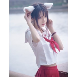 疯猫ss：制服Cosplay动漫、性感浴缸写真，撩人痴迷不已