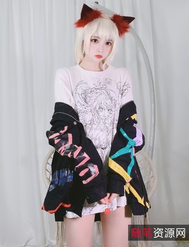 疯猫ss：制服Cosplay动漫、性感浴缸写真，撩人痴迷不已