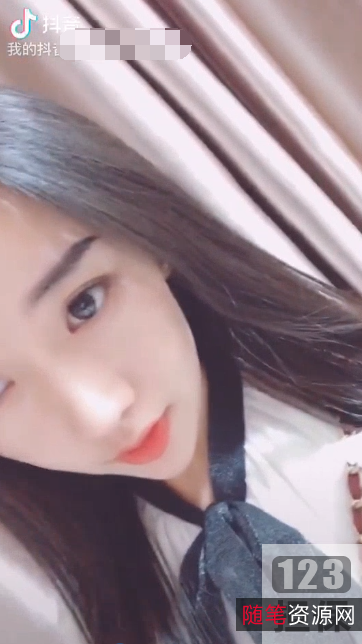 抖音网红“草莓少女”的39部自拍：宸荨樱桃级别的校花，秀色可餐的环形吊坠