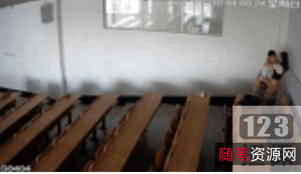 大学情侣：校园恋情，爱情故事与冲动，监控阶梯教室