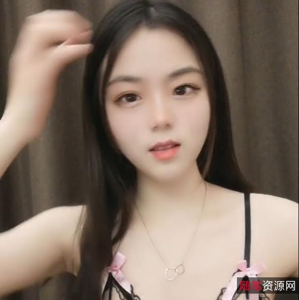 网红杨美：清新甜美的小美女，眼前一亮的颜值！