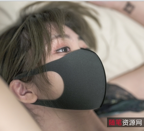 《HongKongDoll玩偶姐姐的X爱练习手册》：网络美女拥有美丽力量和智慧的真实写照