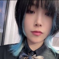 最新反差光“阴”眼学生妹展示癖小小狗210p53v8.10G百度盘