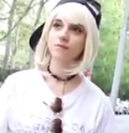 小姐姐自由挥洒的户外风采，适合各种场所的展示度盘