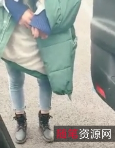 爱在车里：贵州话搭讪高中妹，850MB野菜百度