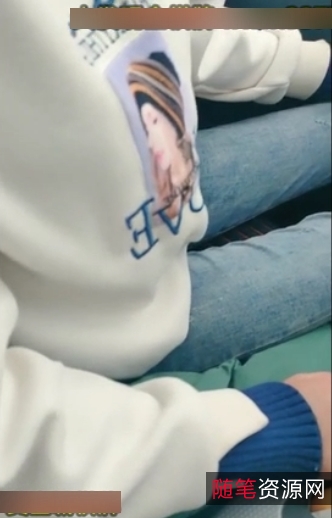 爱在车里：贵州话搭讪高中妹，850MB野菜百度