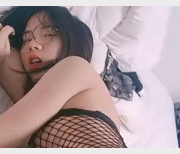 网袜黑丝小姐姐：可爱调皮诱人，与男友泄密视频，舒服表情舌头1V1G