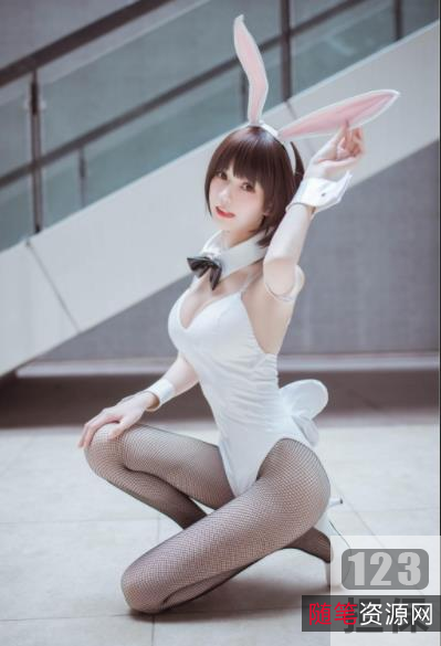 柚子猫COSER：颜值vs身材PK！粉嫩小翘臀+大长腿+轻肉感