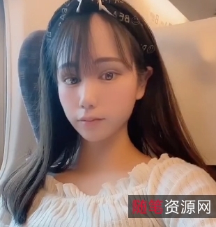 神秘处的美女高铁白嫖，漂亮馒头翘挺，招C，1.2G，3V度盘