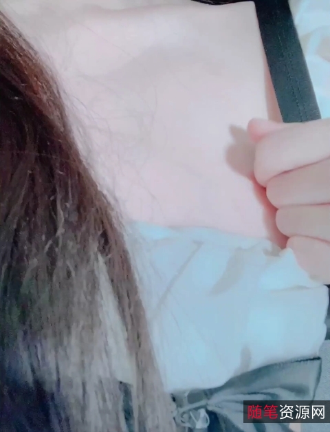 福利姬紫薇出水1V400M百度云资源