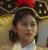 经典两部：当着儿子面其无毛nen+bi妈妈