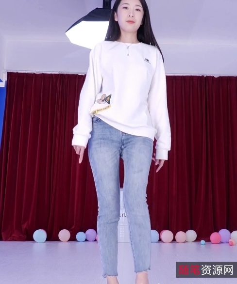 日月俱乐部健身走秀