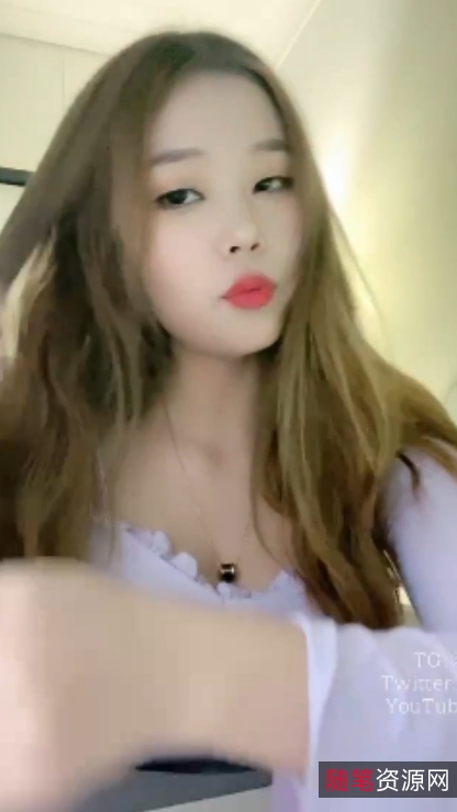 神秘白桃:聊骚直播524MB视频