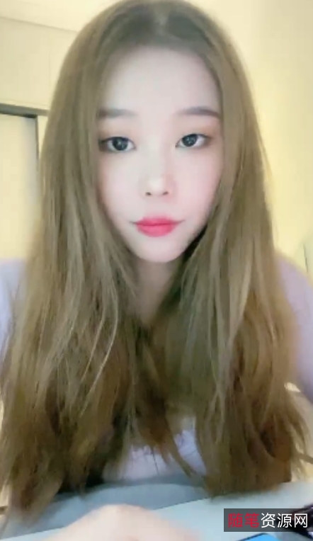 神秘白桃:聊骚直播524MB视频