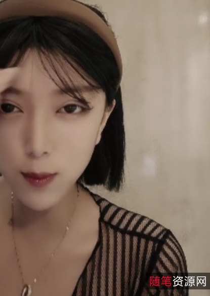 小草莓疯狂打包：甜美草莓口味，半糖饮品，取经度盘