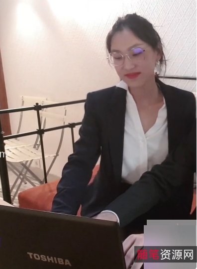 留学生刘玥的办公室用品