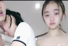 双F小伙与姐妹花自拍视频，时长2分12秒，精彩纷呈