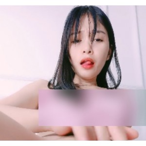 18岁宝宝饿了，丝袜诱惑收藏365，新增141v视频434.6g