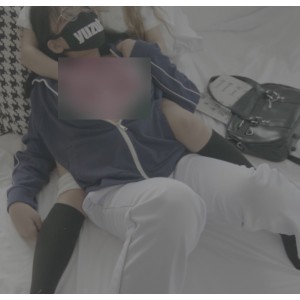 大罩杯学霸写作业被后推车，纯情百合关系揭秘