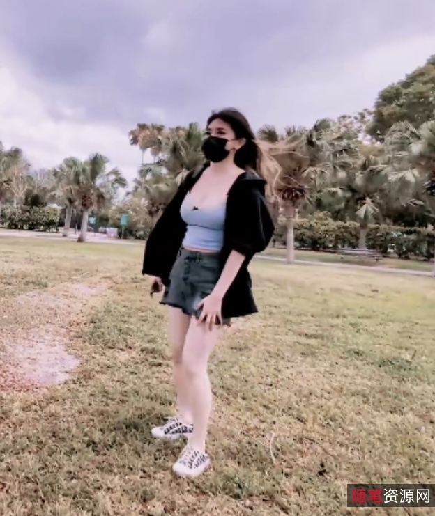 大罩杯福利姬小水水132v77.8g合集，收藏百度ED2Kjdsy-033