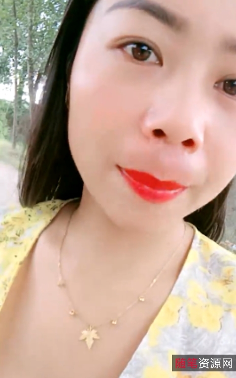 农村骚妇户外裸奔跳弹狂震水花喷2.6G