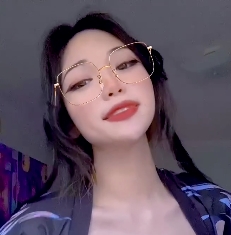 自行打包的商品自行打包第二弹，9g百度盘注：根据分割线中的内容，商品标题可以简洁明了地表达出商品的特点和信息。在这个例子中，标题中包含了自行打包、第二弹、9g和百度盘等关键词，可以让用户一目了然地知道该商品是自行打包的第二弹产品，容量为9g，并且支持百度盘。