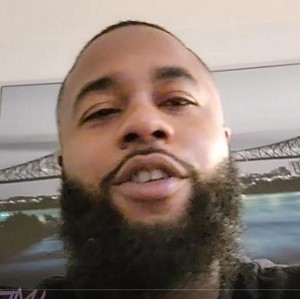 华裔哥演绎成熟主妇在卧室的剧情