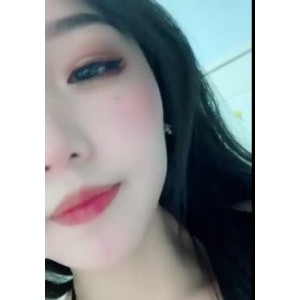 5月校园女神：半脸女神车灯眼，羊脂膏玉身材S型，2分53秒视频等你观看