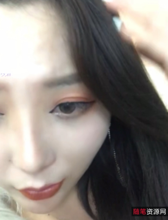 快手主播妖Baby一对一有尺度福利视频1V2.76G百度盘曝光