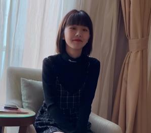 Venusbabe回忆录：AI增强4V-3.2G自拍视频，45分钟时长，棒棒糖镜头，H孕遗憾