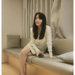 高端车模特小姐姐约拍，文轩探花3800软妹币，高颜值高贵气质