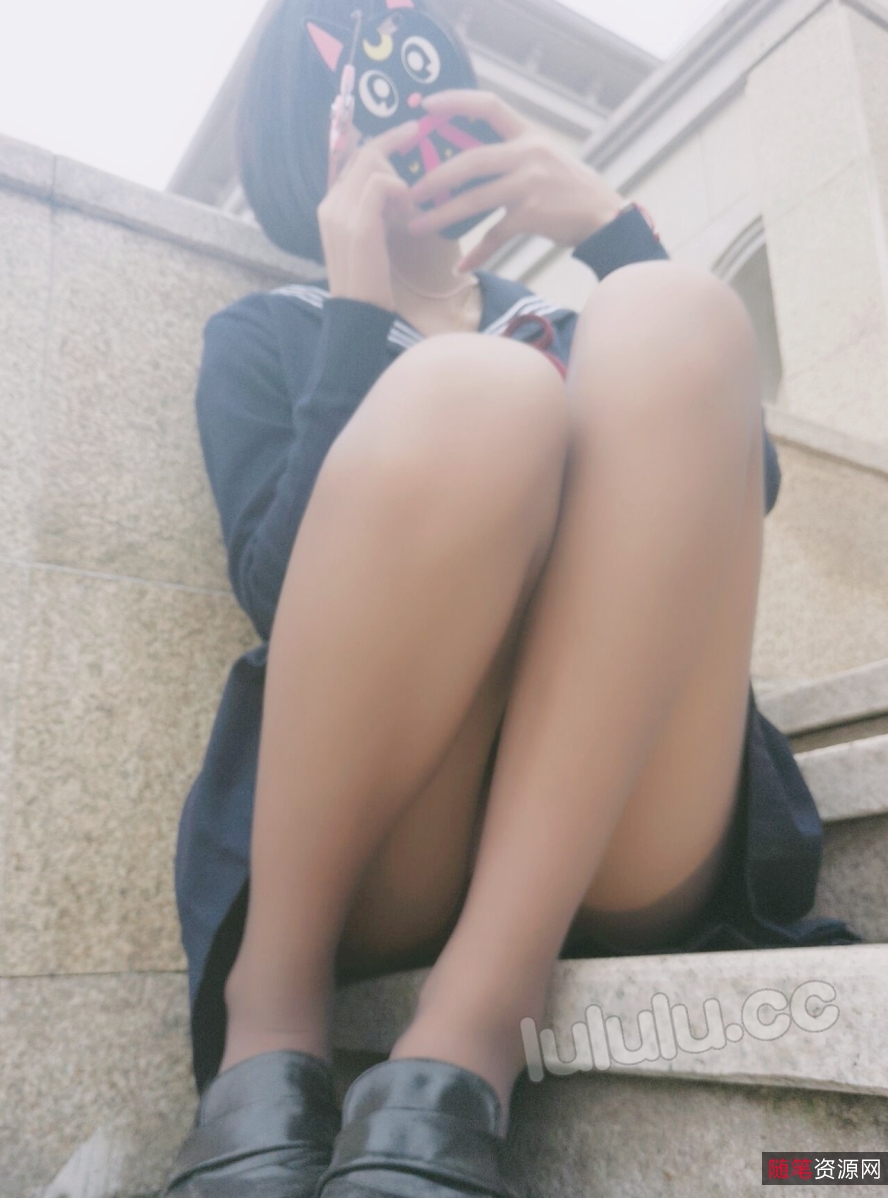 稚气少女JK服装东京热合集：礼物、网袜、小妹子、皮卡丘，浴室秀，长筒袜黑丝服装，视频数量惊人！