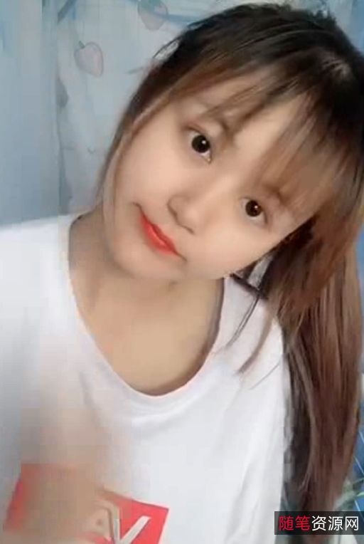 础。她的视频内容涵盖了各个领域，包括学习技巧、生活经验、美妆护肤等等，受到了广大网友的喜爱和追捧。如果你也想了解更多关于学习、生活和美妆的知识，不妨关注这位大四妹子，在她的视频中，你定会有所收获。