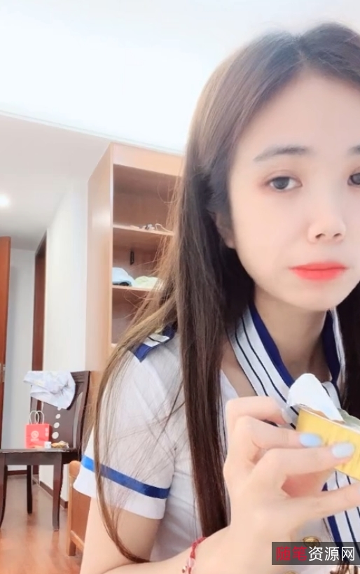 反差眼镜妹妮妮：60个精彩视频，56.4G魅力直播，百度与ED2K热搜主播！