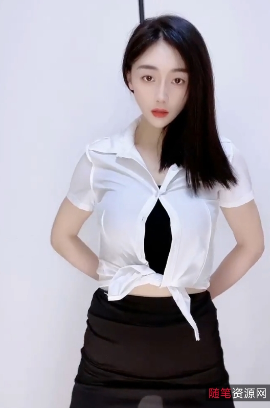 萝拉小妖精：表情帝舞蹈老师，顶胯磨摇被cao痒处，视频大小628M，35分钟