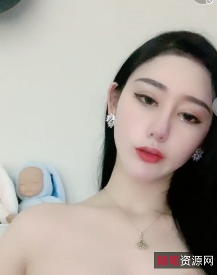 《蛇Eom与赛琳娜：35段超高颜值视频，2.13G精彩瞬间》