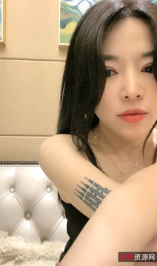 大罩杯美腿主播艺术小雅最新合集10.2G，精彩直播收藏