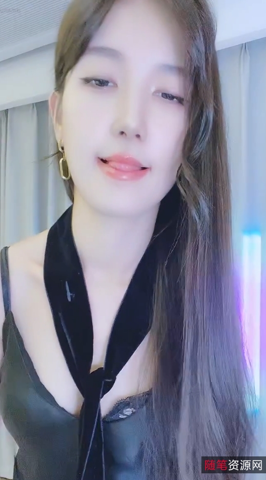 转载花椒舞姬宁依纯热舞合集10V378MB，露背装魅力无限，百度盘分享